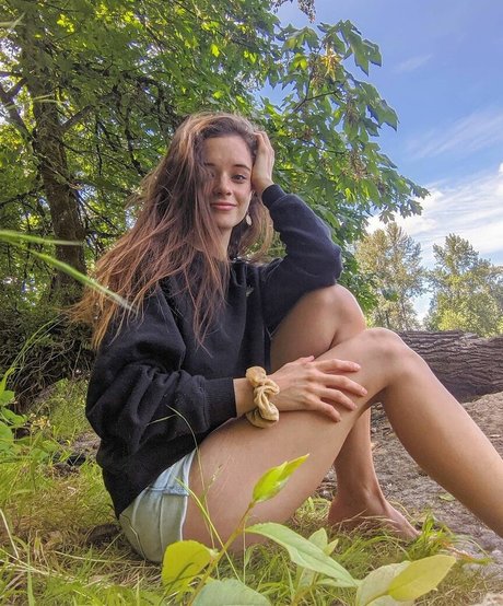 A_Bit_Rebecca photo 6