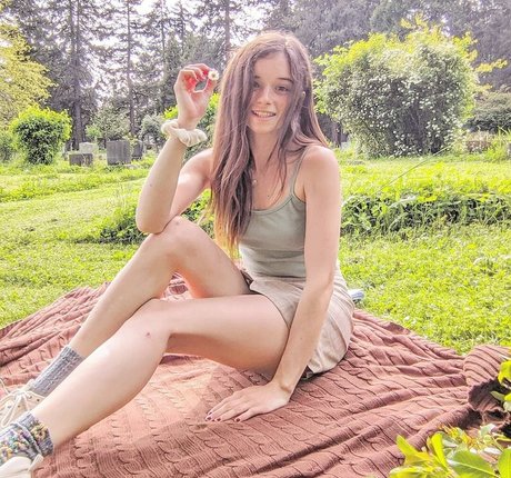 A_Bit_Rebecca photo 9