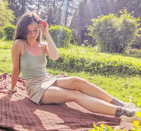 A_Bit_Rebecca photo 13