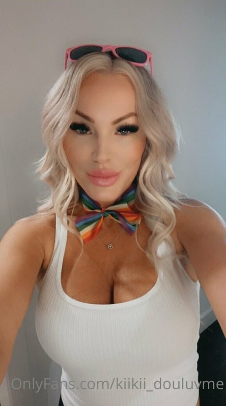 A_v_a_james88 photo 35