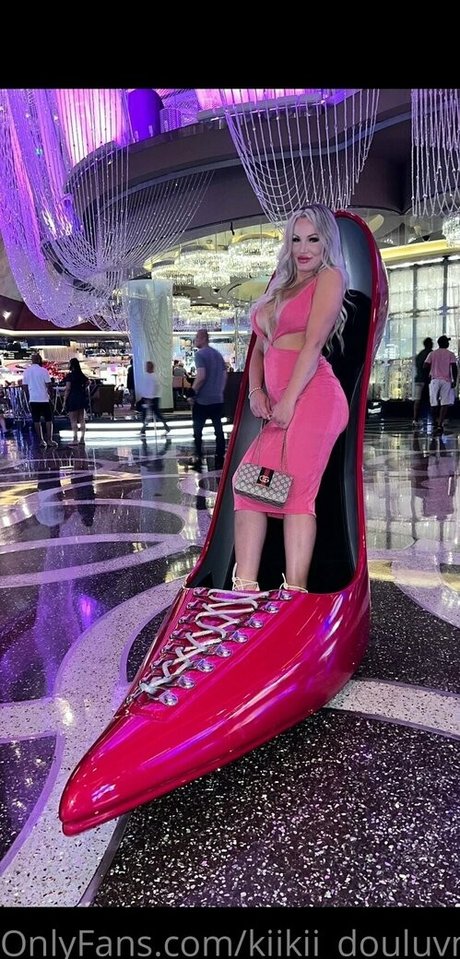 A_v_a_james88 photo 50