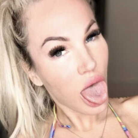 A_v_a_james88 photo 69