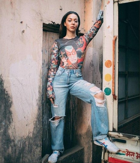 Aahana Kumra photo 2