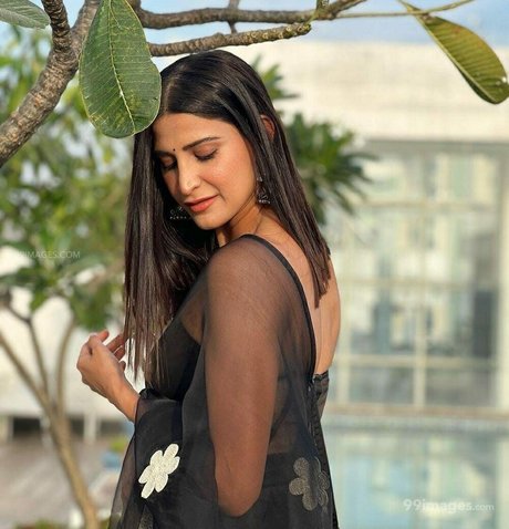 Aahana Kumra photo 25