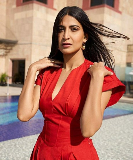 Aahana Kumra photo 42