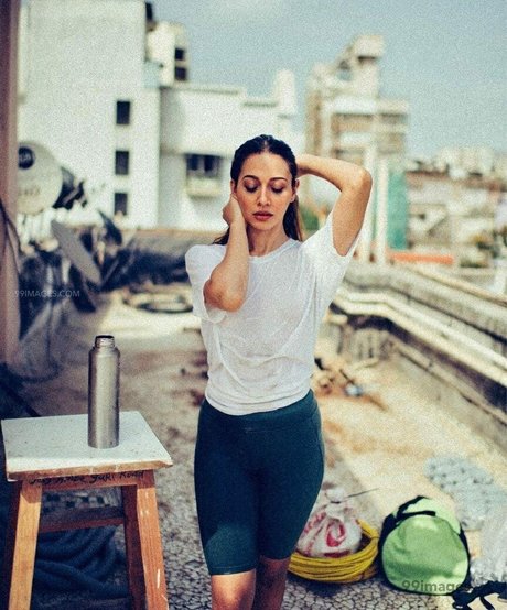 Aahana Kumra photo 95