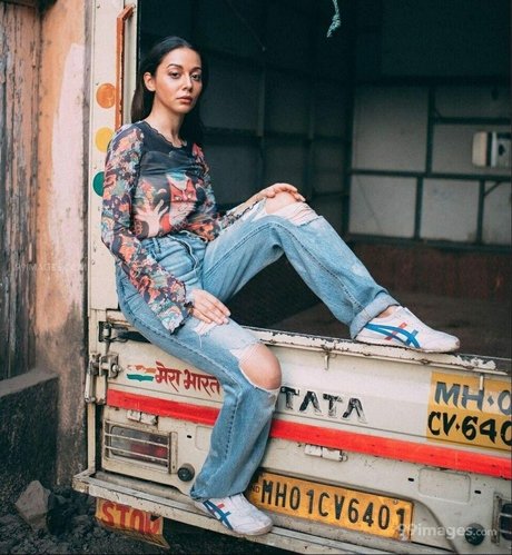 Aahana Kumra photo 103