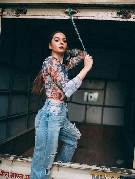 Aahana Kumra photo 106