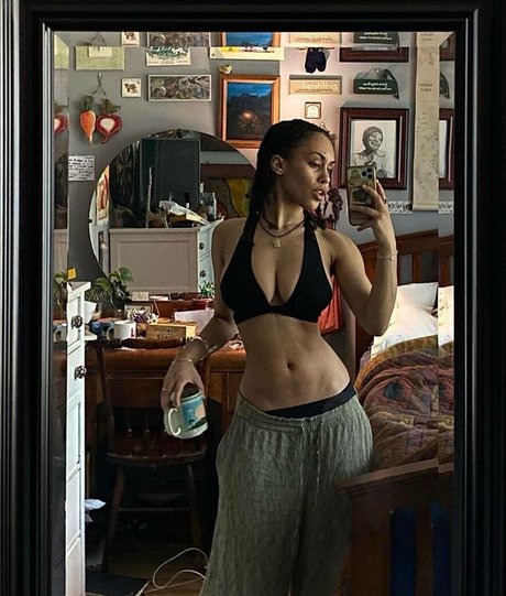 Aaliyeezy photo 14