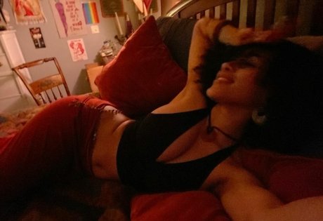 Aaliyeezy photo 94