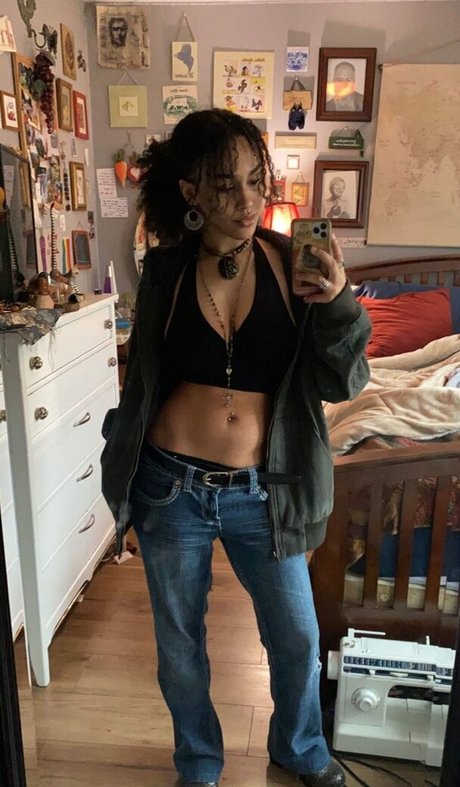 Aaliyeezy photo 96