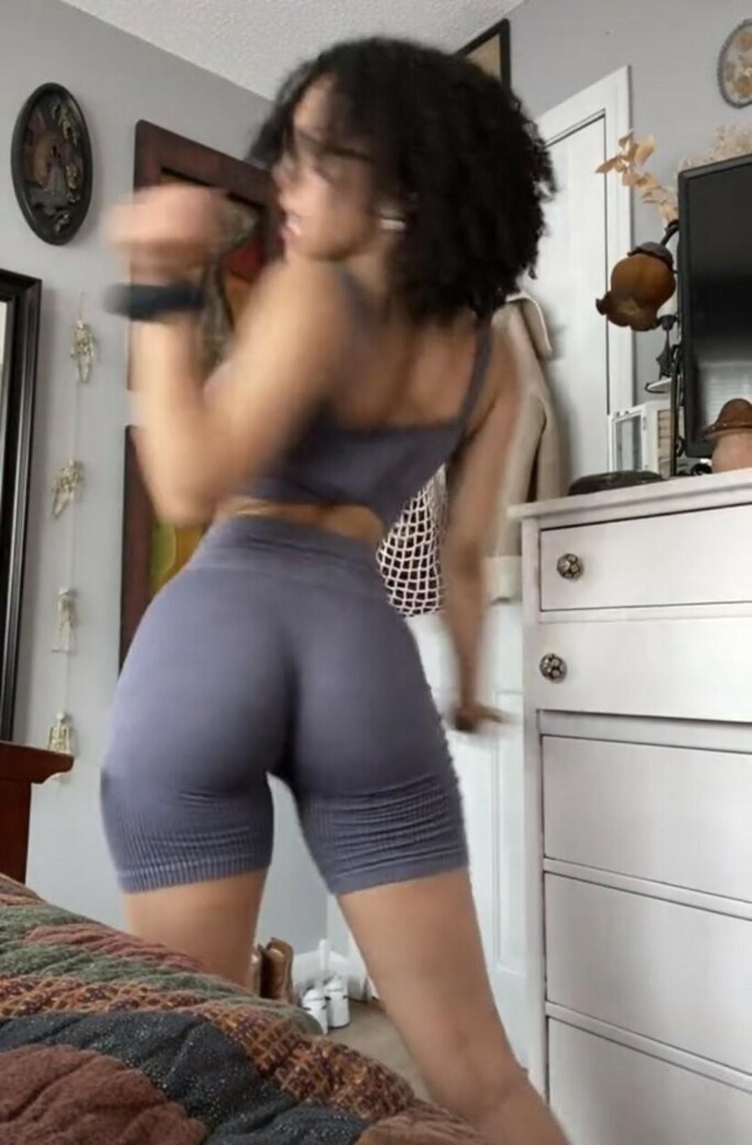 Aaliyeezy