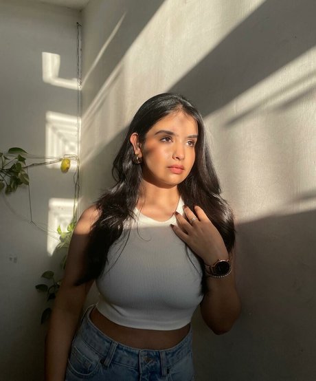 Aarushi Abrol photo 5