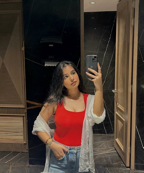 Aarushi Abrol photo 8