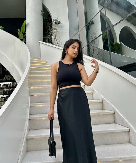 Aarushi Abrol photo 9