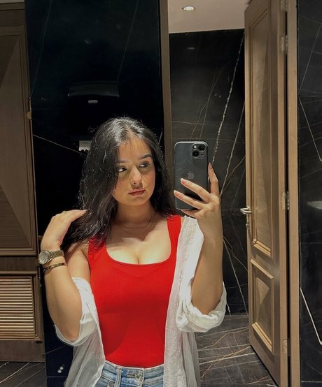 Aarushi Abrol photo 10