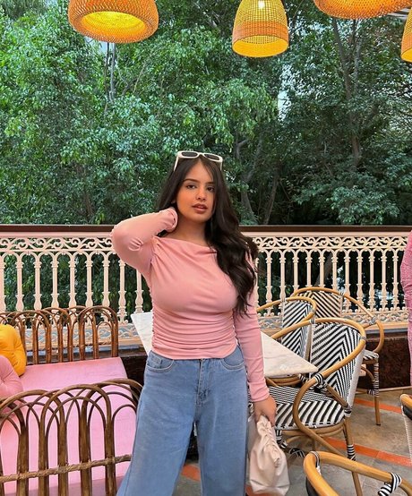 Aarushi Abrol photo 17