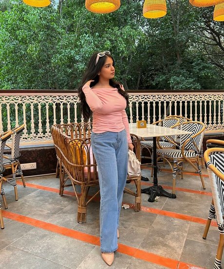 Aarushi Abrol photo 27