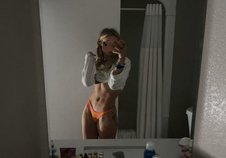 Abbey Hinson photo 3