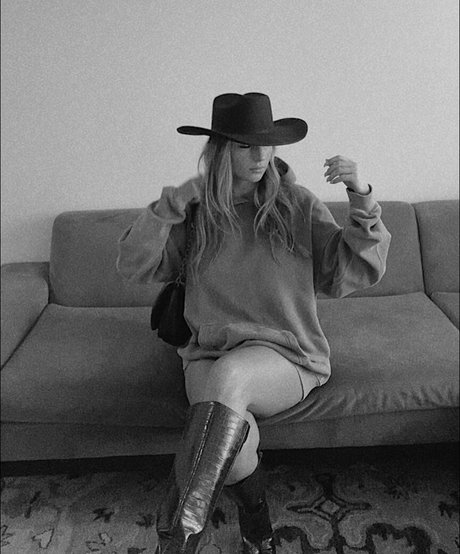 Abbey Wilson photo 106
