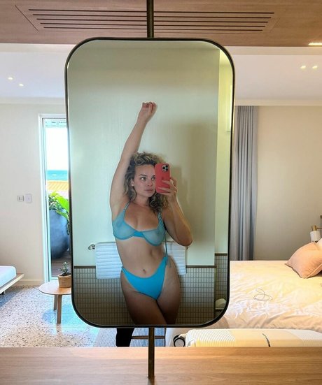 Abbie Chatfield photo 94