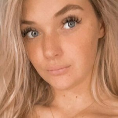 Abbie Coombes photo 12