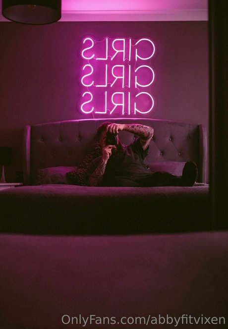 Abbyfitvixen photo 20