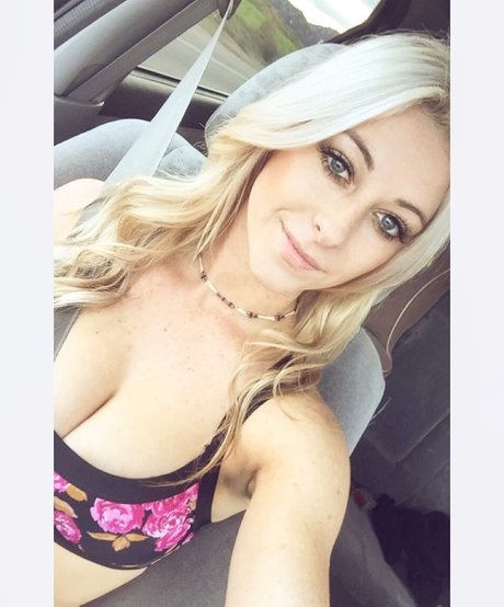 Abbyyyyyx0x0 photo 10