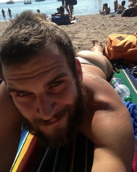 Abeardedboy photo 93