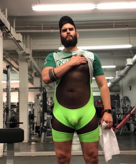 Abeardedboy photo 128