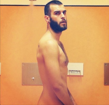 Abeardedboy photo 256