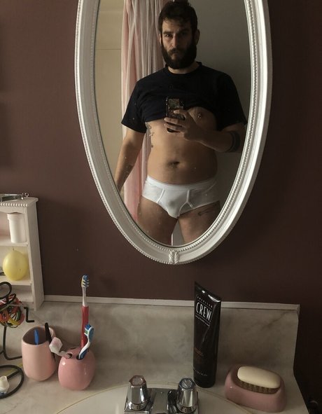 Abeardedboy photo 276