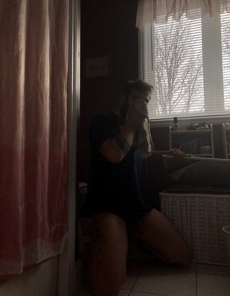 Abeardedboy photo 282
