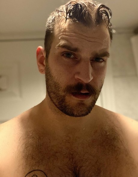 Abeardedboy photo 321
