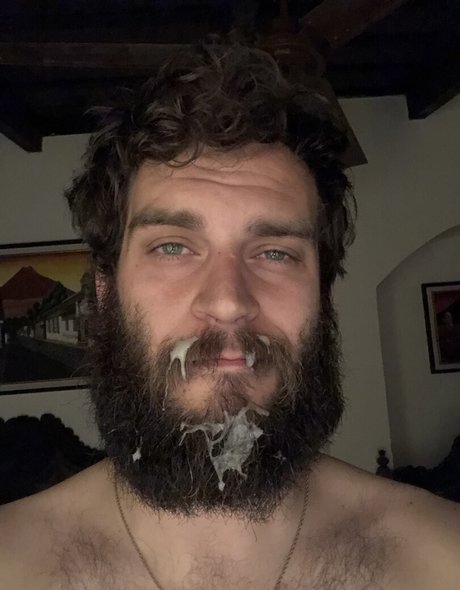 Abeardedboy photo 336