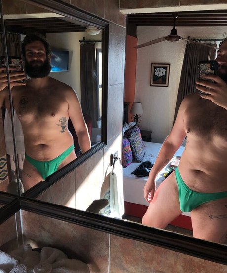 Abeardedboy photo 342