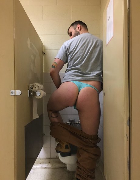 Abeardedboy photo 350