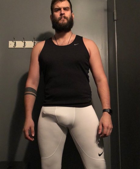 Abeardedboy photo 359