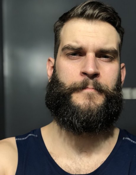 Abeardedboy photo 365