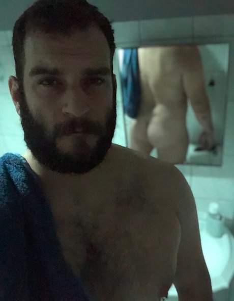 Abeardedboy photo 416