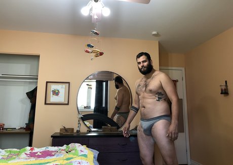 Abeardedboy photo 425