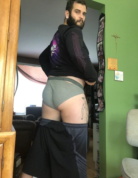 Abeardedboy photo 428