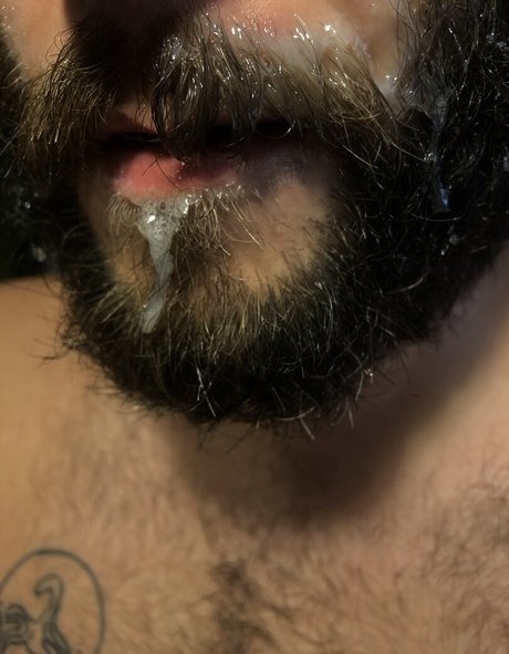 Abeardedboy photo 437