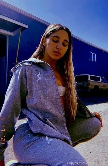 Abella Danger photo 1017