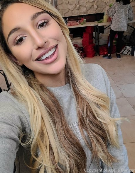 Abella Danger photo 1027