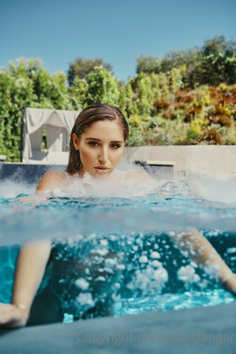 Abella Danger photo 1048