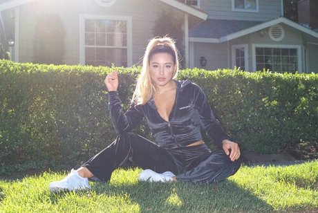 Abella Danger photo 1727