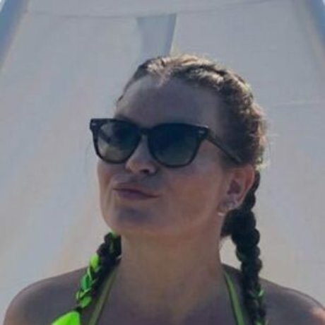 Abi Maria Gomez photo 7