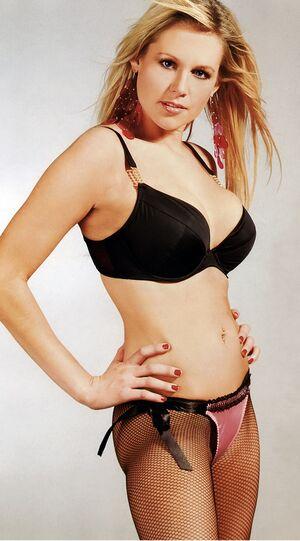 Abi Titmus photo 3