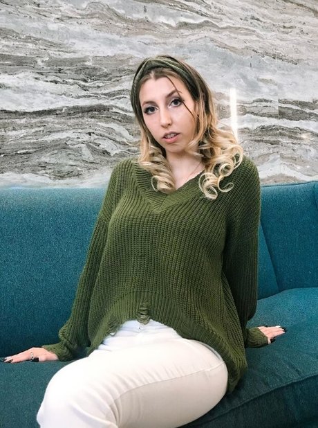 Abigail Cristea photo 8